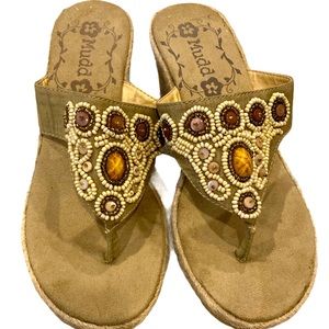 Mudd tan Beaded Platform Wedge Thong Sandals 7M